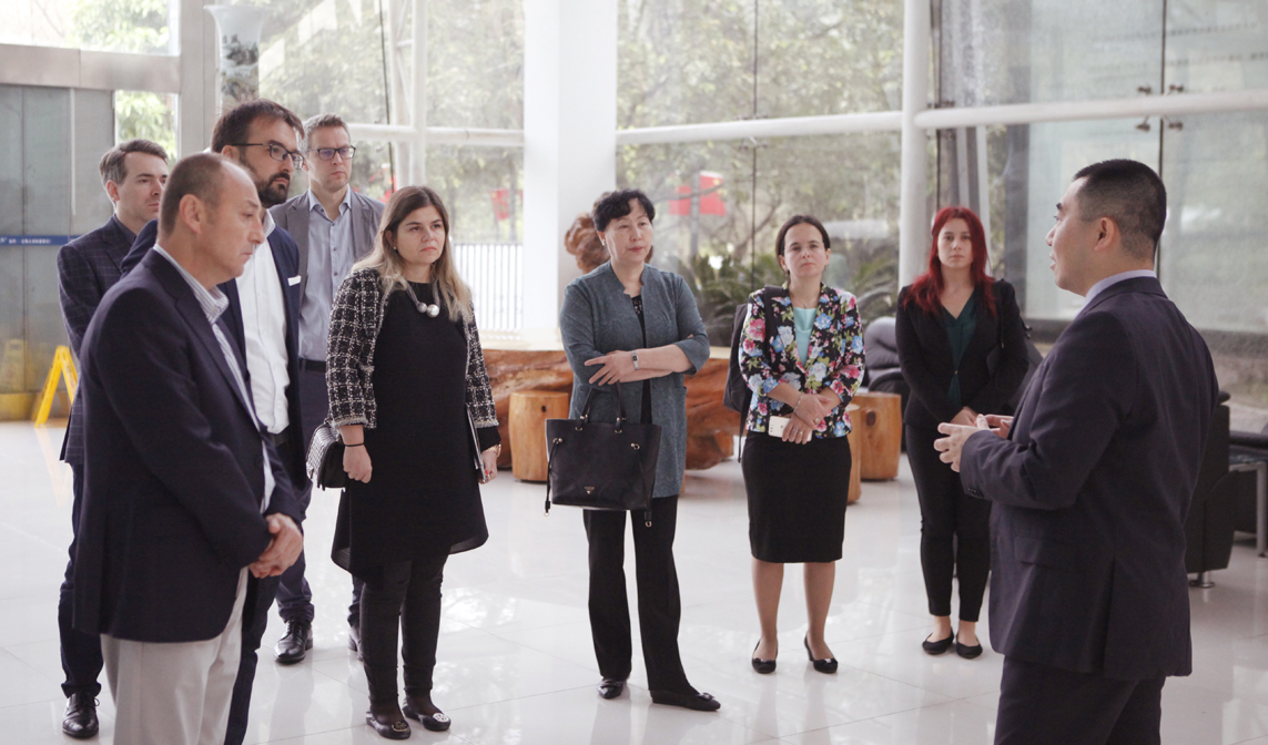 “17+1”合作代表团到访参观海扶医疗