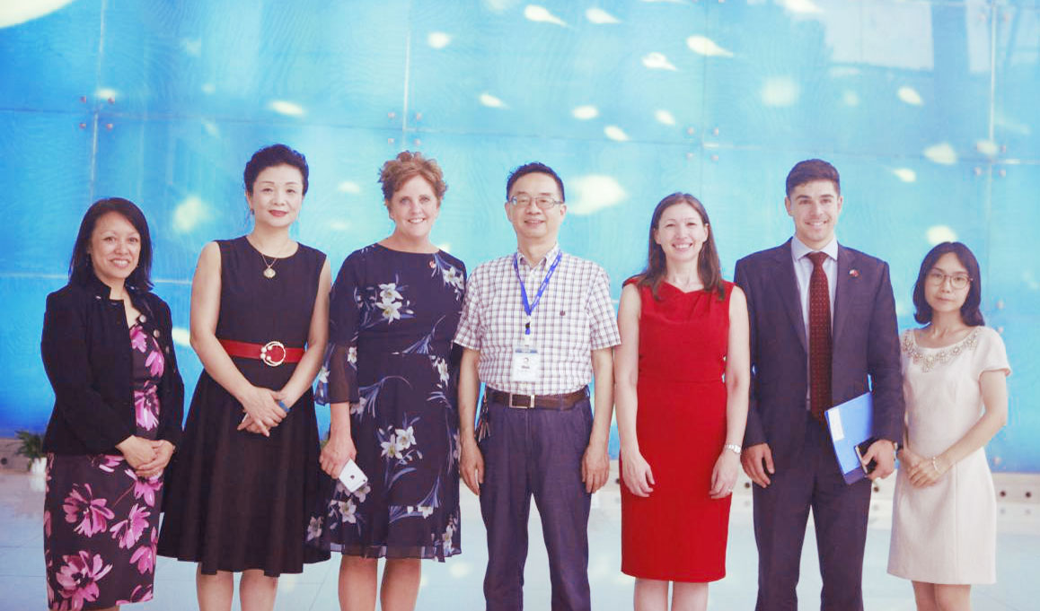 英国外交部总司长参访海扶医疗 体验神奇“消融术”