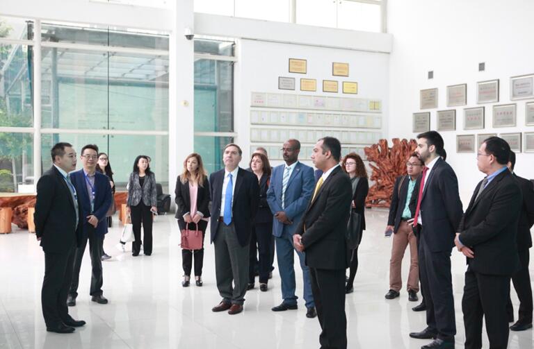 2017外交官重走丝绸之路 重庆海扶“名片”再展国际魅力 