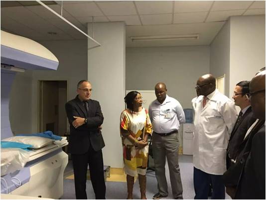 南非豪登省省长David Makhura先生出席南非超声治疗技术临床示范与培训中心成立开幕仪式