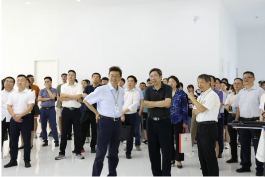 重庆医科大学党委书记覃正杰“访企拓岗促就业”走访海扶医疗