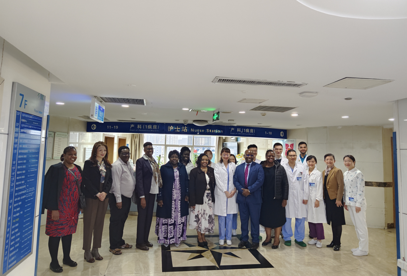 国际妇产科联盟(FIGO)主席Kihara教授及肯尼亚Kenyatta国家医院考察团一行到访海扶医疗进行学术访问