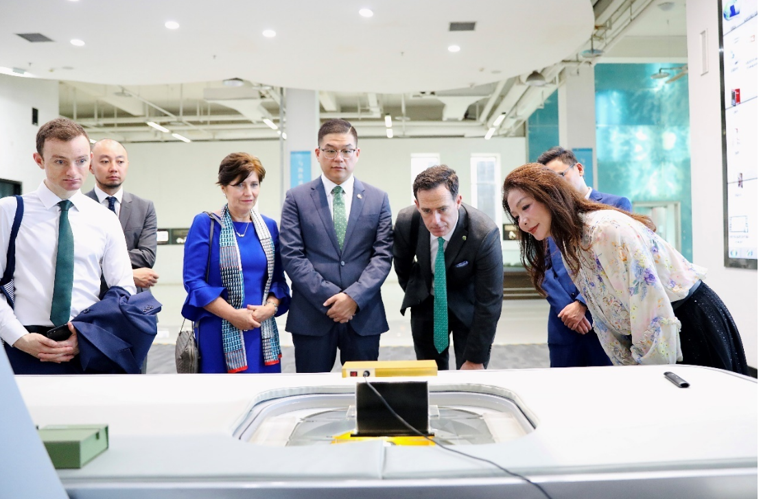 乌拉圭、爱尔兰参访团到访重庆海扶医疗