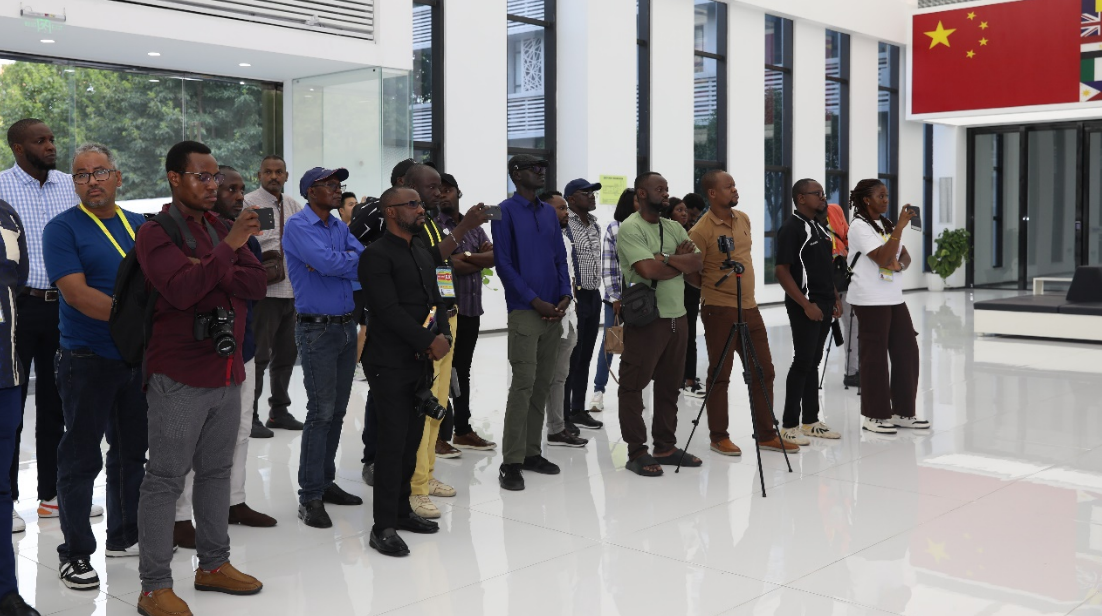 2024年中非合作论坛峰会非洲外媒团参访海扶医疗，点赞海扶刀