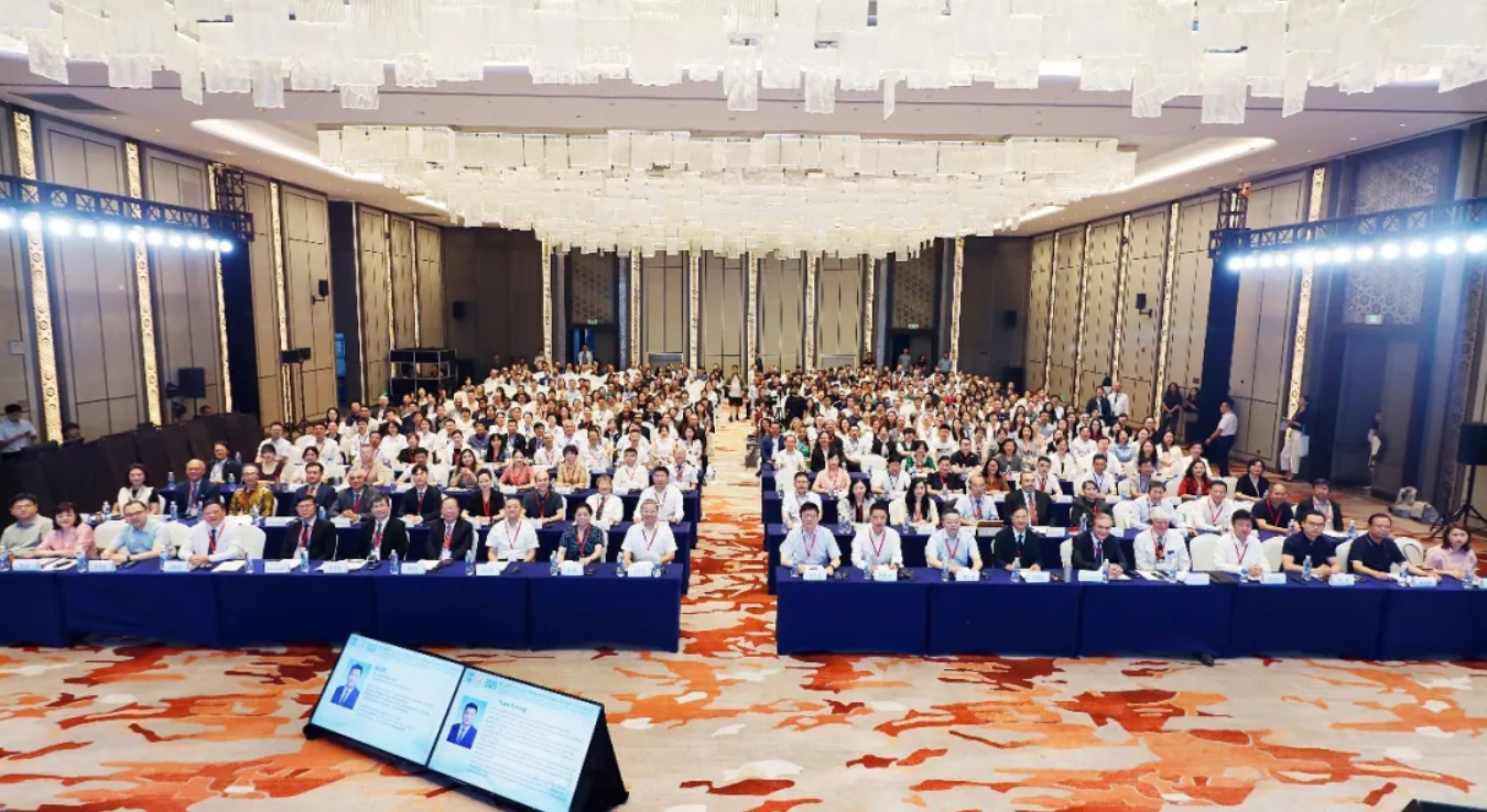 2025微无创医学长江论坛在渝召开,中国原创技术塑全球标杆